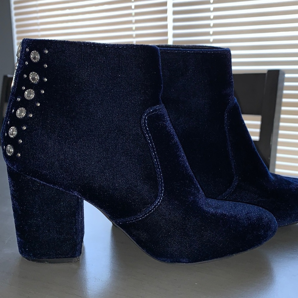 Blue velvet bootie.